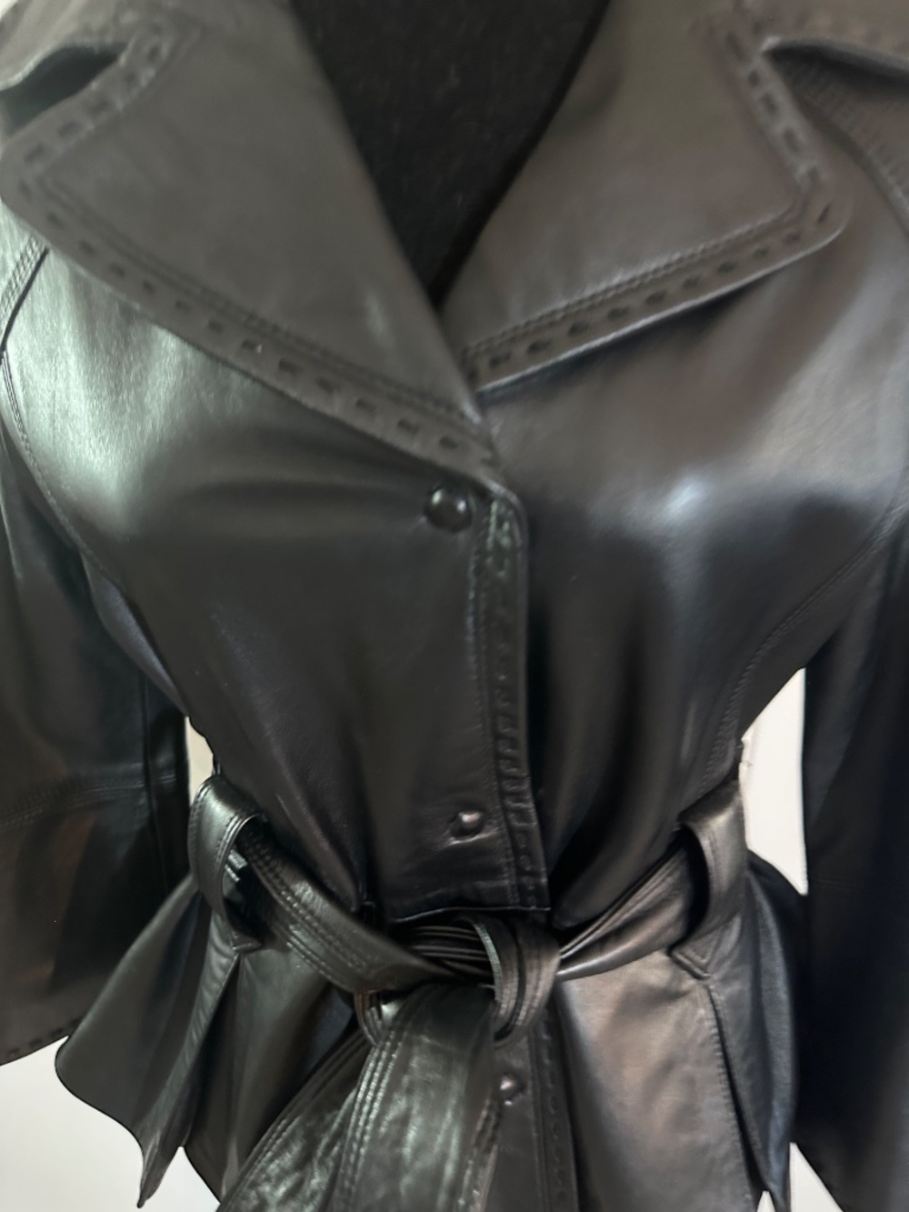 NWOT butter, soft Donatella black leather tie, front jacket, Bell sleeves ๐ฅ๐ฅ - Picture 12 of 17